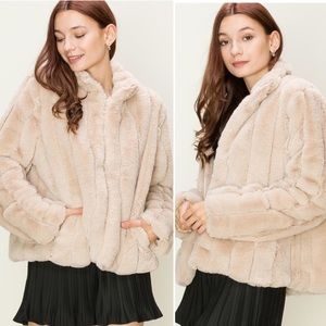 Lulus faux fur cropped jacket coat tan cream large new with tags